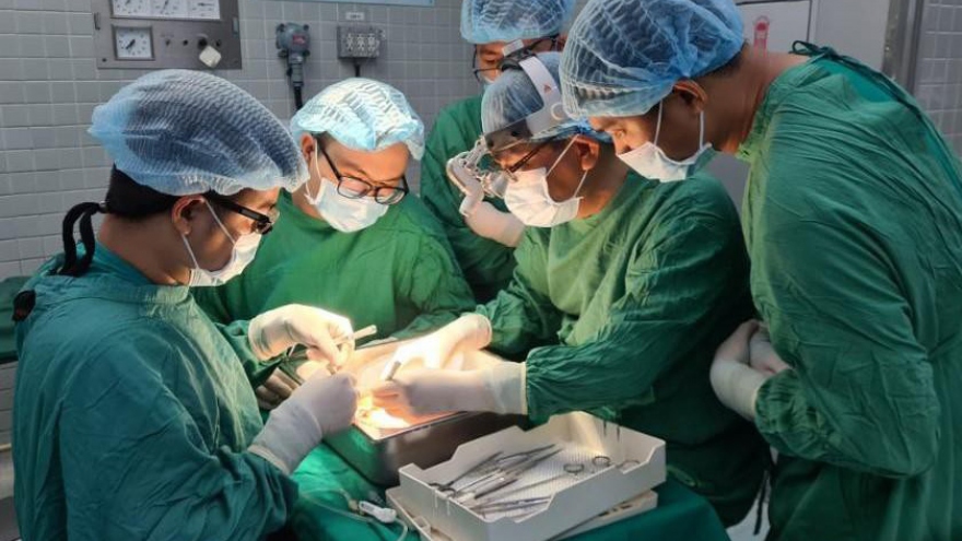 Vietnam first conducts kidney transplant across blood groups